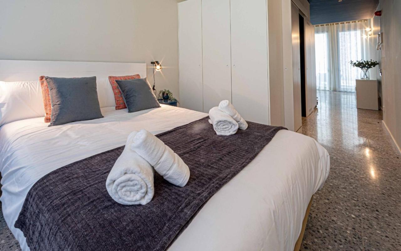 Barcelona Touch Apartments - Rosich Оспиталет-де-Льобрегат Экстерьер фото